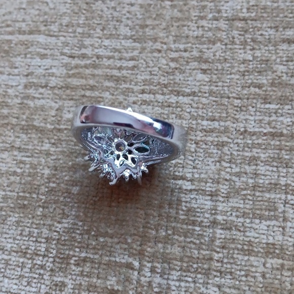 Silver Tone Rhinestone Flower Ring - Picture 9 of 13